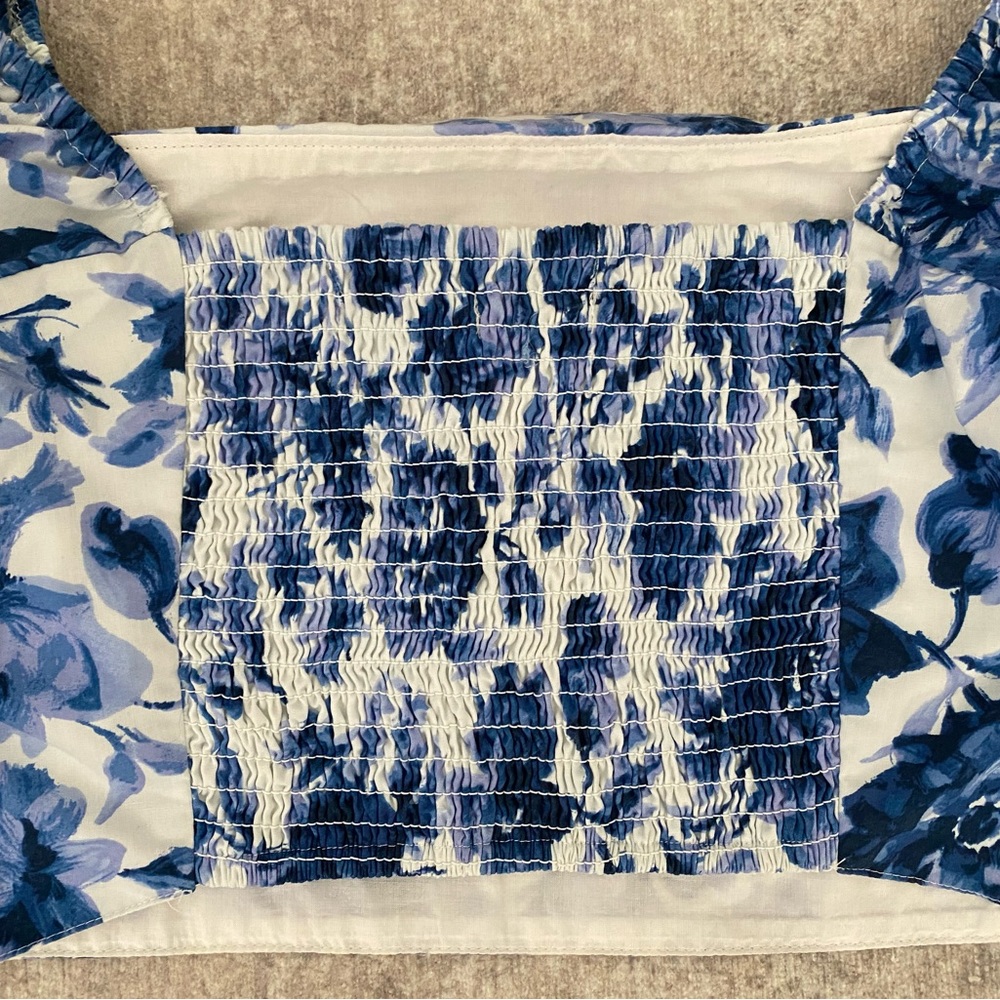 Blue & White Floral Abercrombie Puff Sleeve Top XS - Picture 3 of 5